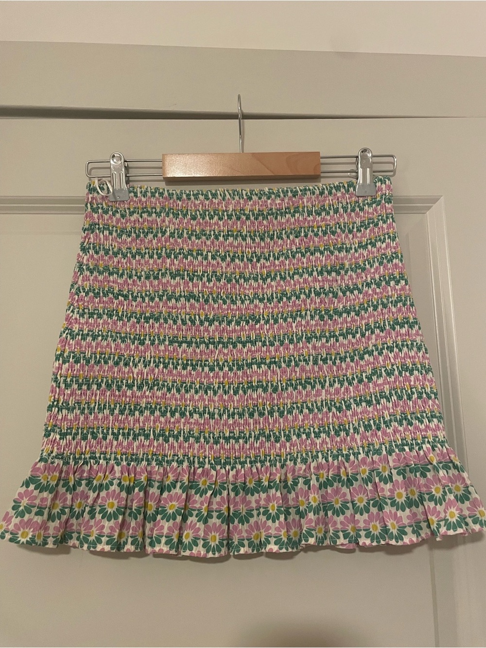 Zara floral smocked mini skirt - Picture 3 of 4